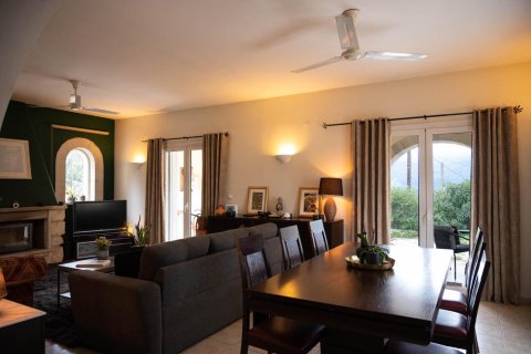 3 bedrooms Villa in Chania, Greece No. 23860 6