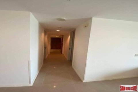 3 bedrooms Apartment in Thonburi, Thailand No. 98277 16