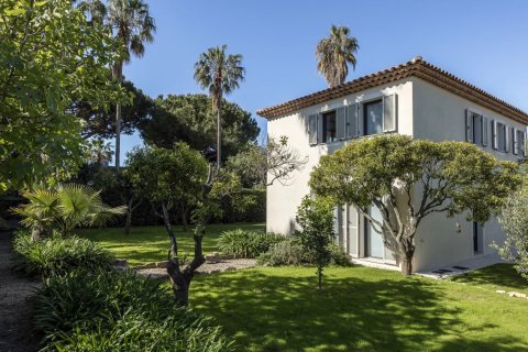 Вилла с 3 спальнями в Антиб, Франция №67962 1