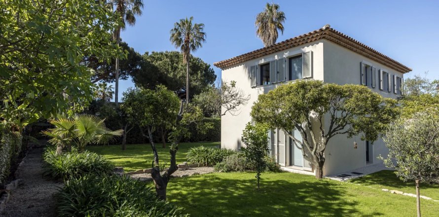 Вилла с 3 спальнями в Антиб, Франция №67962