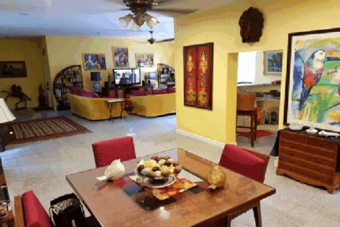 4 bedrooms House in Pattaya, Thailand No. 96902 2