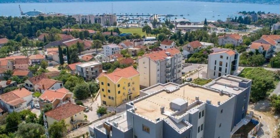 1 bedroom Apartment in Tivat, Montenegro No. 104790