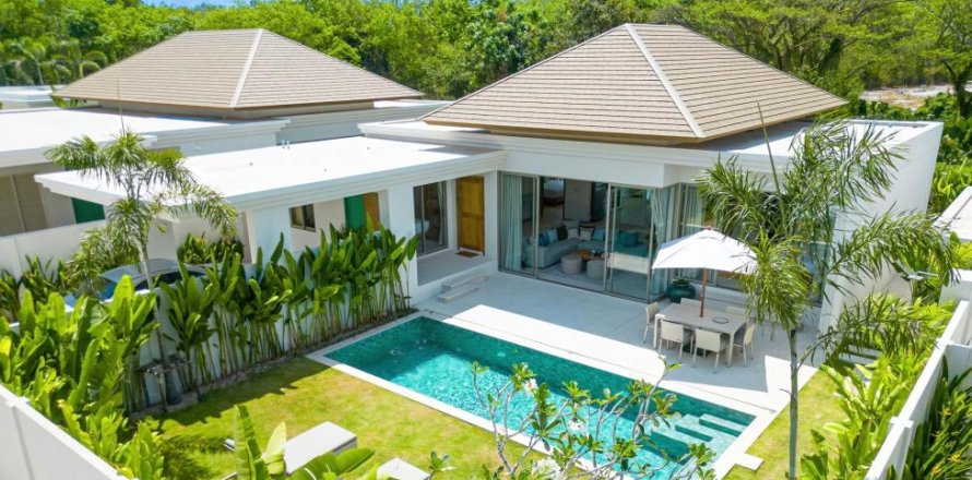 3 bedrooms Villa on the Phuket, Thailand No. 96192