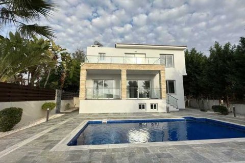 5 bedrooms House in Kissonerga, Cyprus No. 29244 1