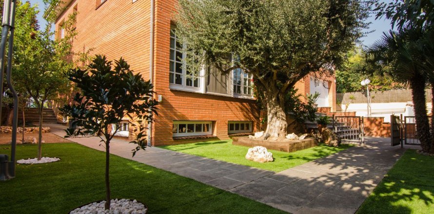 4 bedrooms Properties in Nghia Thang, Vietnam No. 25371