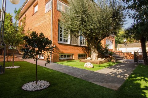 4 bedrooms House in Castelldefels, Spain No. 25371