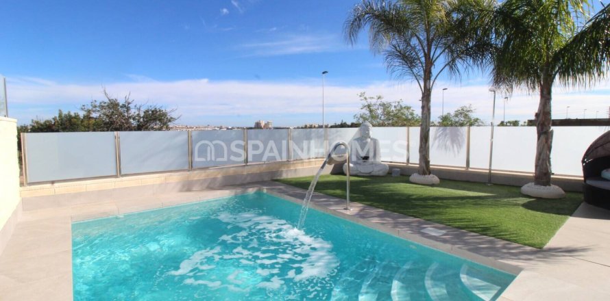 3 dormitorios Villa en Torrevieja, Spain No. 123353
