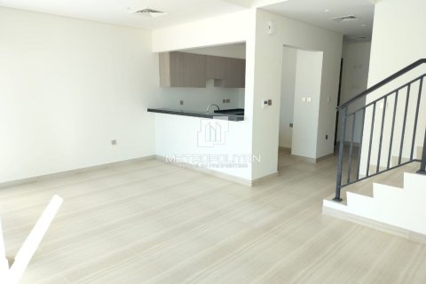 4 bedrooms Townhouse in Nam Duong, Vietnam No. 94089 3