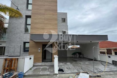 4 bedrooms Apartment in Agios Athanasios, Cyprus No. 79756 6