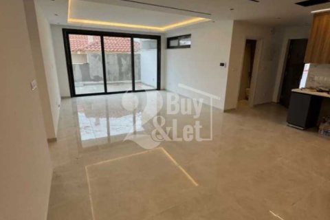 4 bedrooms Apartment in Agios Athanasios, Cyprus No. 79756 1