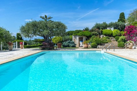 6 bedrooms Villa in Antibes, France No. 80629 5