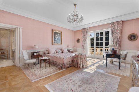 6 bedrooms Villa in Antibes, France No. 80629 22