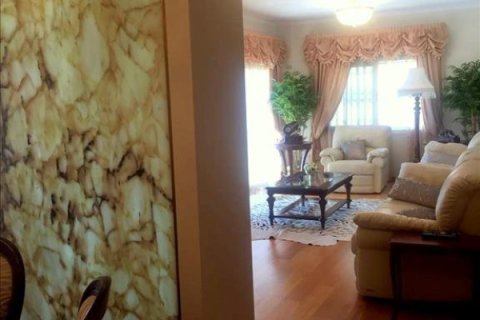 3 bedrooms Apartment in Limassol, Cyprus No. 105679 4