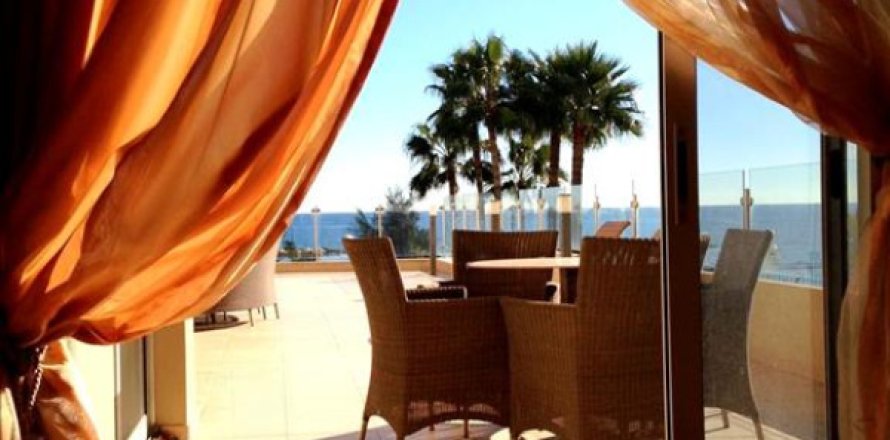 3 bedrooms Apartment in Limassol, Cyprus No. 105679