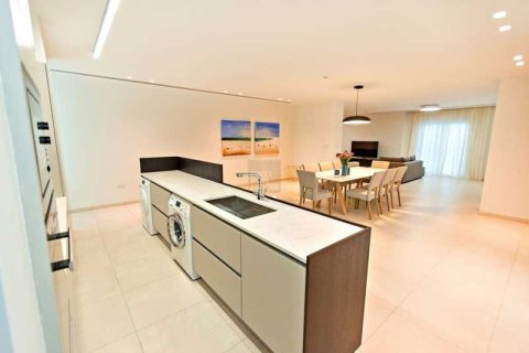 4 bedrooms House in Ayia Napa, Cyprus No. 32068 9