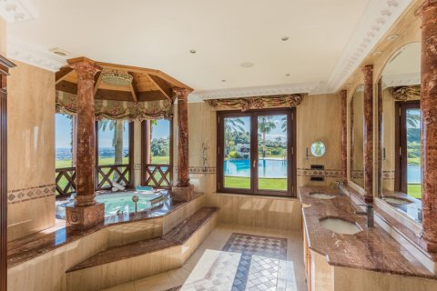 8 bedrooms Villa in Thuan Nam, Vietnam No. 27645 4