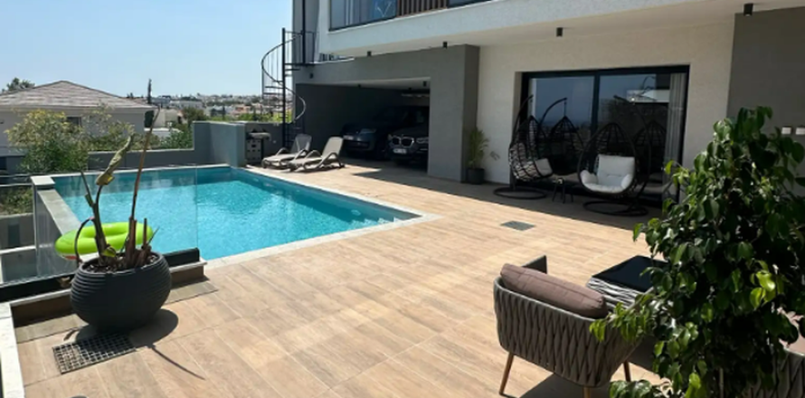 Вилла с 5 спальнями в Гермасойя, Кипр №74130