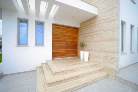 5 dormitorios House en Dromolaxia, Cyprus No. 31433 6