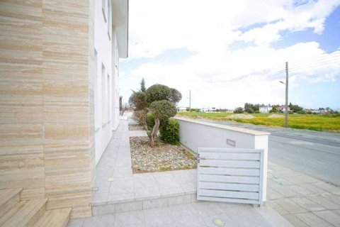 5 dormitorios House en Dromolaxia, Cyprus No. 31433 7