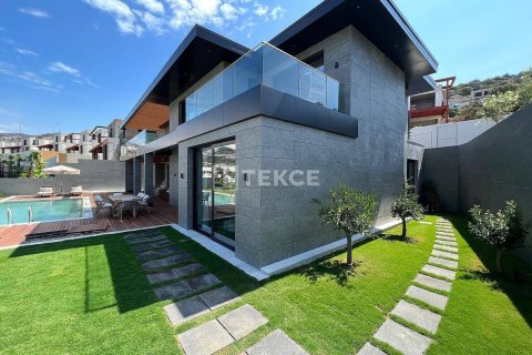 5 bedrooms Villa in Phi Dien, Vietnam No. 11432 13
