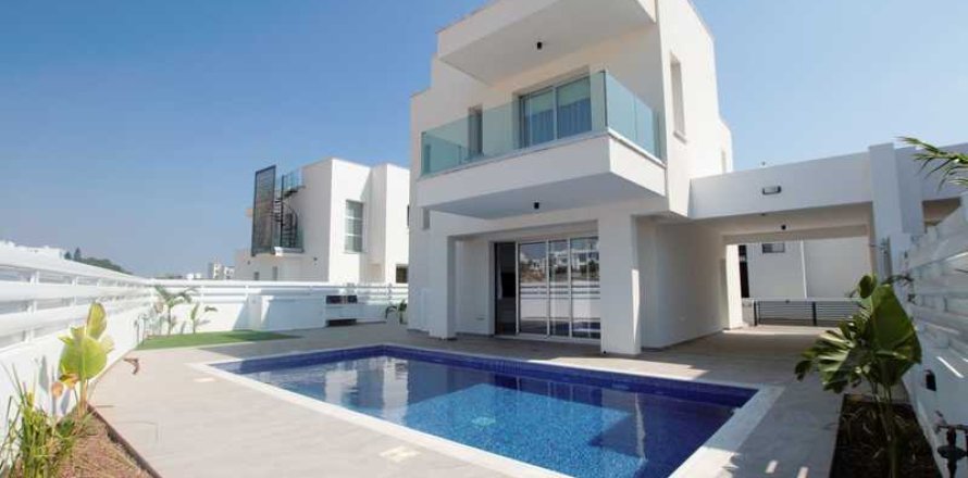4 bedrooms Villa in Protaras, Cyprus No. 100608