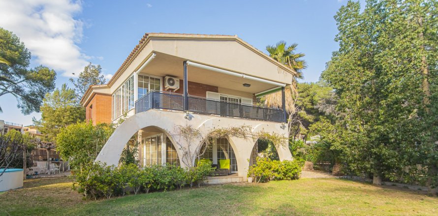 4 dormitorios House en Salou, Spain No. 27310