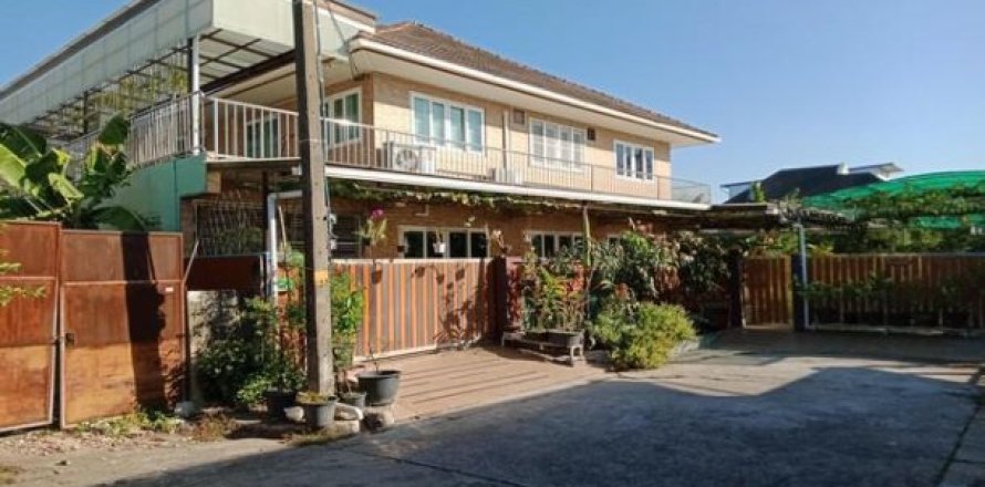 5 bedrooms House in Bangkok, Thailand No. 96046