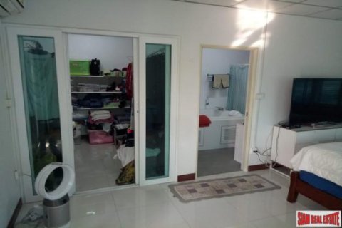 5 bedrooms House in Bangkok, Thailand No. 96046 20