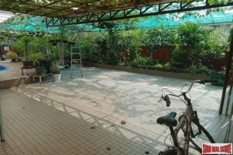 5 bedrooms House in Bangkok, Thailand No. 96046 3