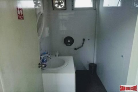 5 bedrooms House in Bangkok, Thailand No. 96046 9