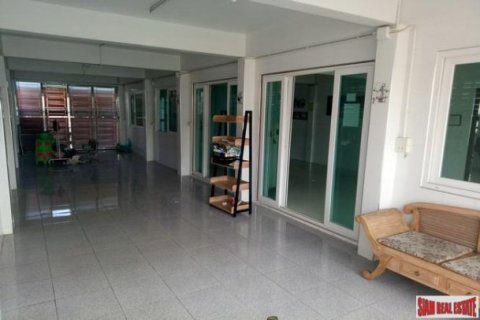 5 bedrooms House in Bangkok, Thailand No. 96046 6