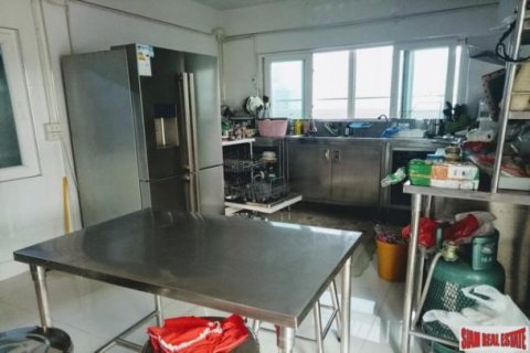 5 bedrooms House in Bangkok, Thailand No. 96046 12