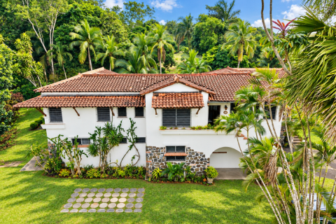 4 bedrooms House in Panama City, Panama No. 129277