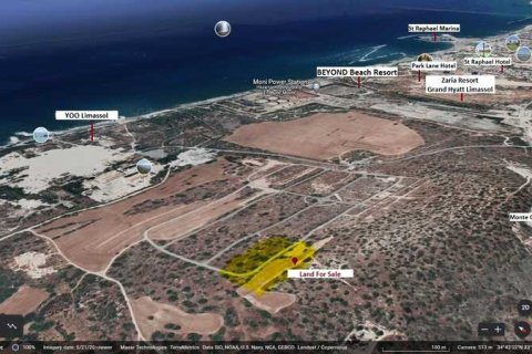 Commercial property en Pyrgos, Cyprus No. 35433 7