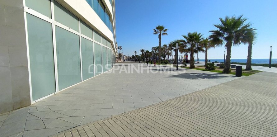 507m² Commercial property en Torrevieja, Spain No. 88347