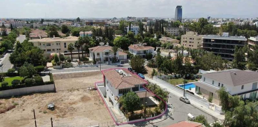 4 bedrooms House in Aglantzia, Cyprus No. 84075