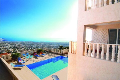 2 bedrooms Villa in Paphos, Cyprus No. 105596 4