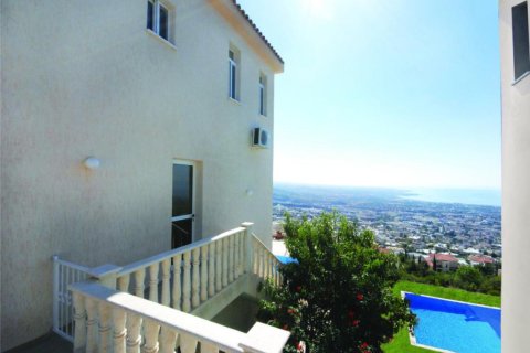 2 bedrooms Villa in Paphos, Cyprus No. 105596 12