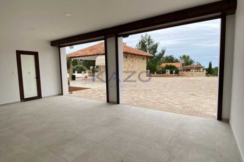 4 bedrooms Villa in Souni–Zanatzia, Cyprus No. 72380 6