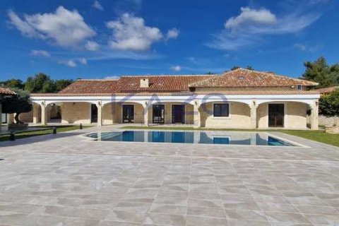 4 bedrooms Villa in Souni–Zanatzia, Cyprus No. 72380 1