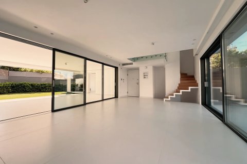 Мезонет с 4 спальнями в Вула, Греция №110516 5