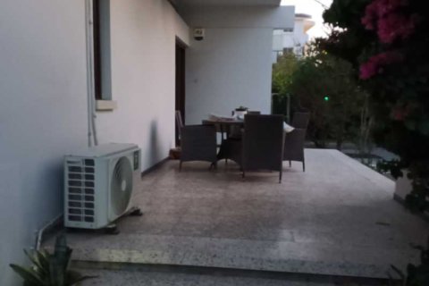 Дом с 3 спальнями в Строволос, Кипр №81328 11