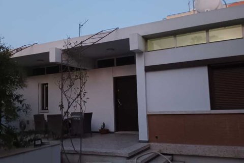 Дом с 3 спальнями в Строволос, Кипр №81328 9