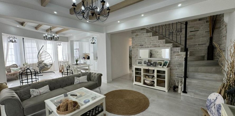 5 rooms Villa à Avsallar, Turkey No. 110167