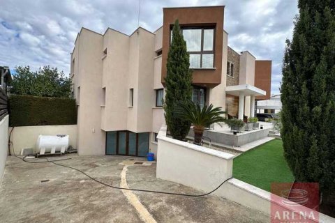 4 bedrooms Villa in Larnaca, Cyprus No. 79639 7