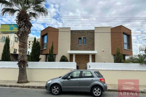 4 bedrooms Villa in Larnaca, Cyprus No. 79639 1