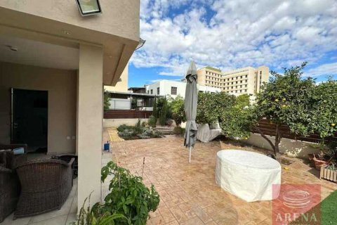 4 bedrooms Villa in Larnaca, Cyprus No. 79639 3