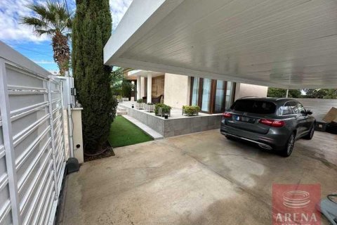 4 bedrooms Villa in Larnaca, Cyprus No. 79639 5