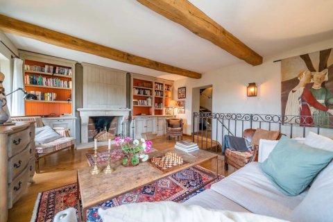 4 bedrooms Villa in Valbonne, France No. 69066 9