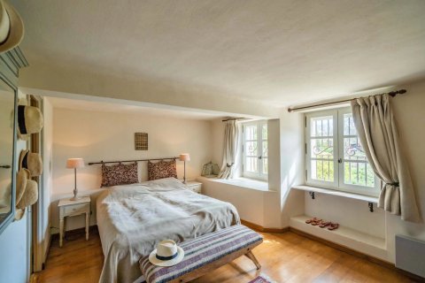 4 bedrooms Villa in Valbonne, France No. 69066 11